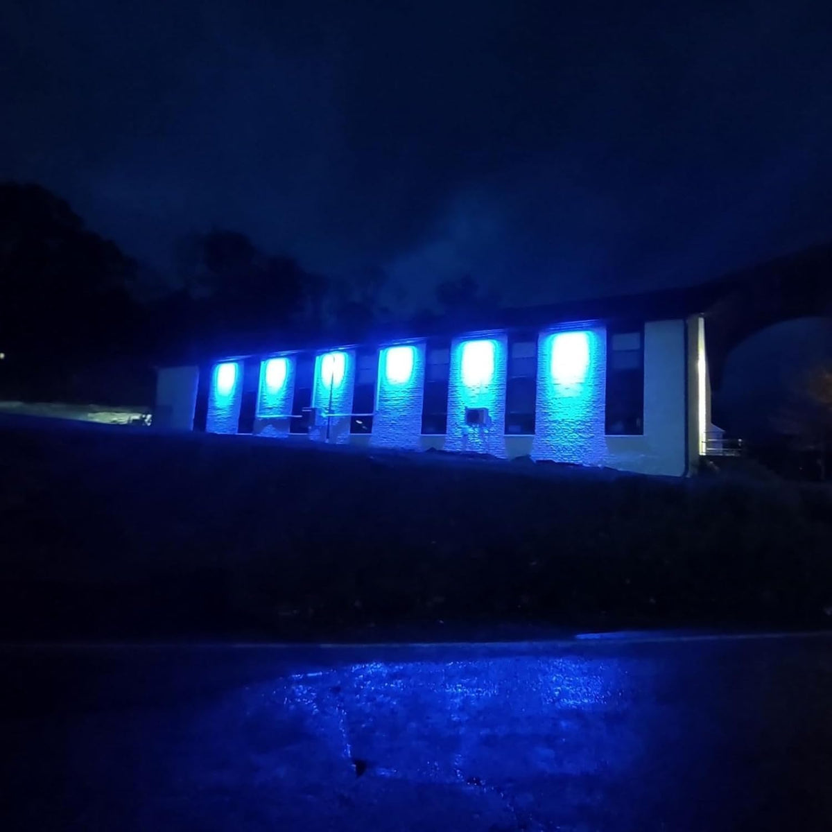 ATCD Lighting 168W Programmable RGB+CCT LED Wall Washer Light Bar, Linkable